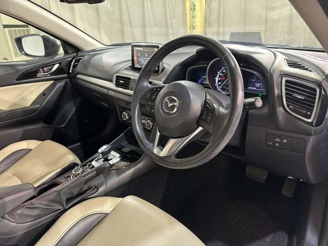 MAZDA AXELA HYBRID 2013