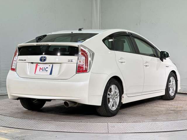 TOYOTA PRIUS 2012