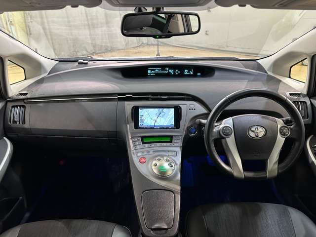 TOYOTA PRIUS 2012
