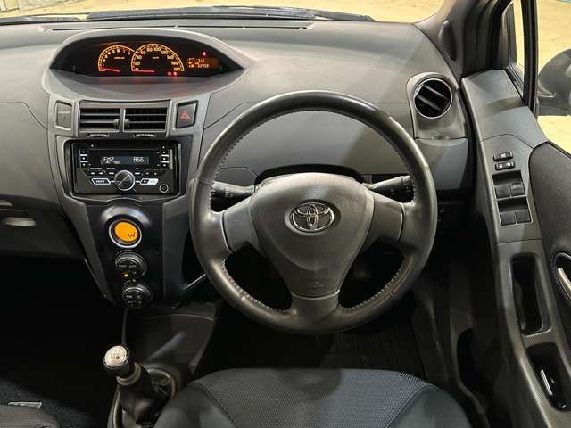 TOYOTA VITZ 2009
