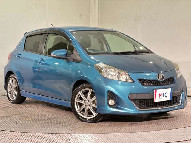 TOYOTA VITZ 2012