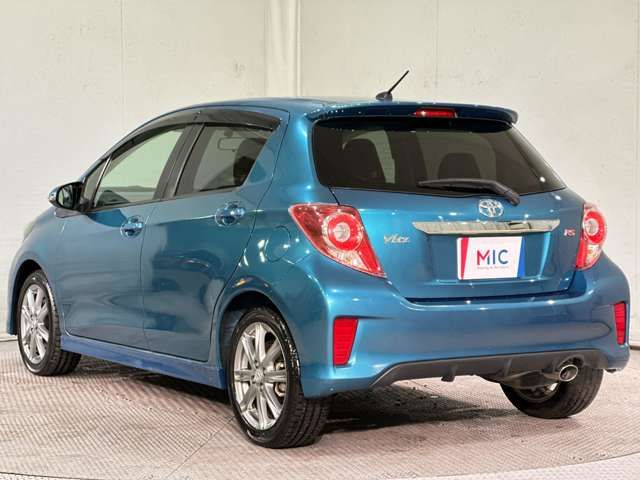 TOYOTA VITZ 2012