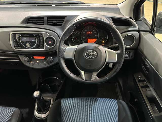 TOYOTA VITZ 2012