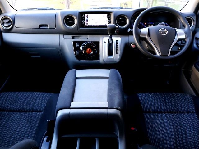 NISSAN NV350 CARAVAN 2019