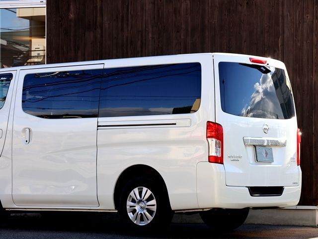 NISSAN NV350 CARAVAN 2019