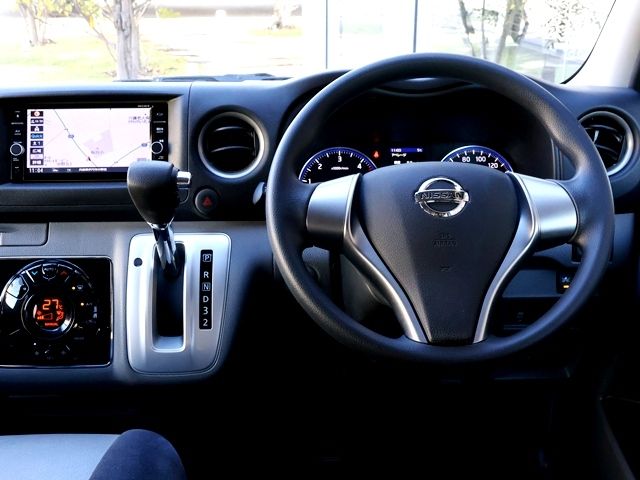 NISSAN NV350 CARAVAN 2019