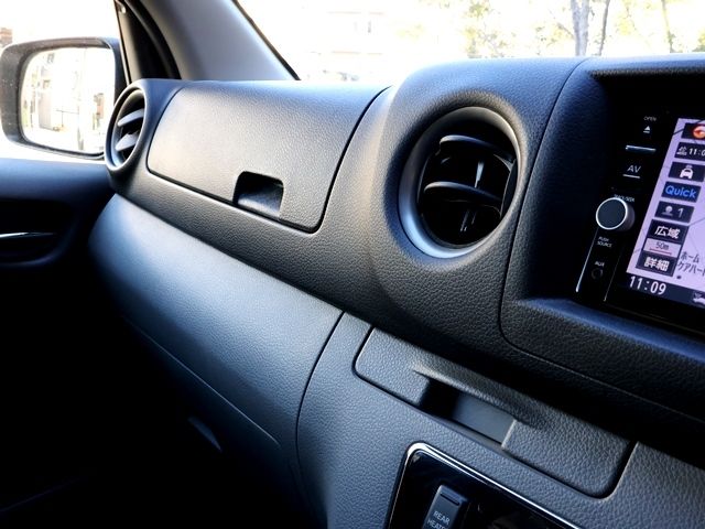 NISSAN NV350 CARAVAN 2019