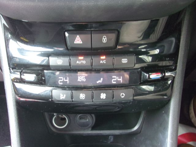 PEUGEOT PEUGEOT 208 2015