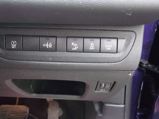 PEUGEOT PEUGEOT 208 2015