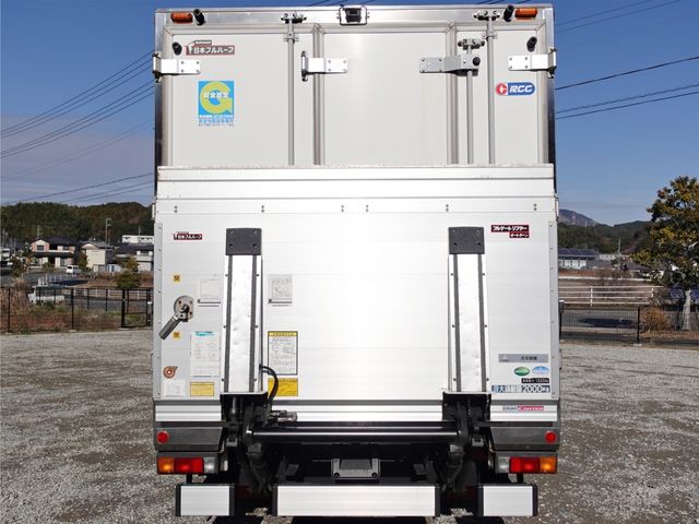 MITSUBISHI CANTER 2015