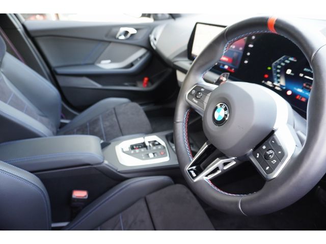 BMW BMW 1series 2025