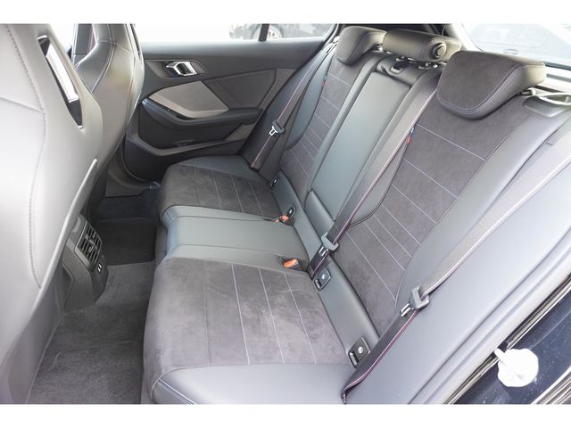 BMW BMW 1series 2025