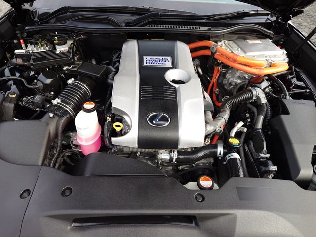 TOYOTA LEXUS RC300h 2015