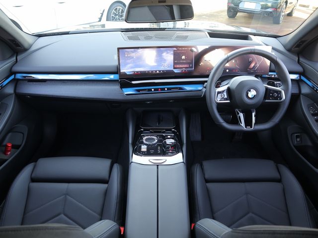 BMW BMW 5series TOURING 2025