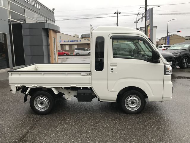DAIHATSU HIJET truck 4WD 2022
