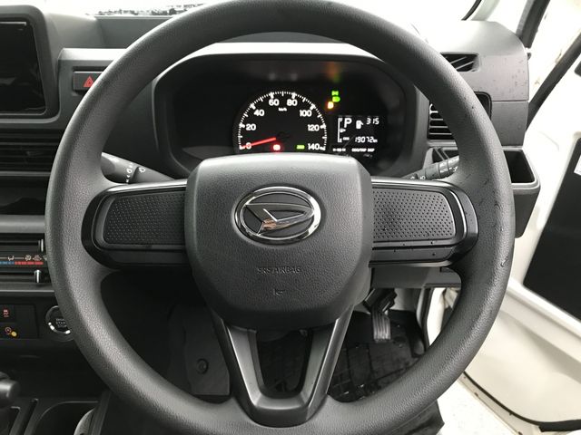 DAIHATSU HIJET truck 4WD 2022