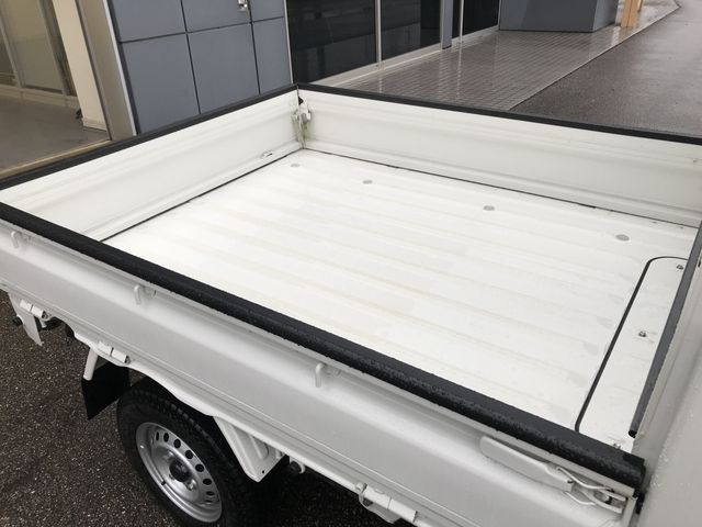 DAIHATSU HIJET truck 4WD 2022