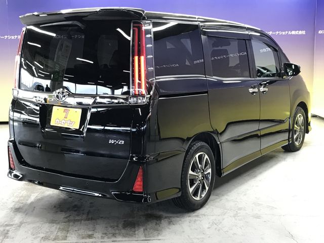 TOYOTA NOAH 2019