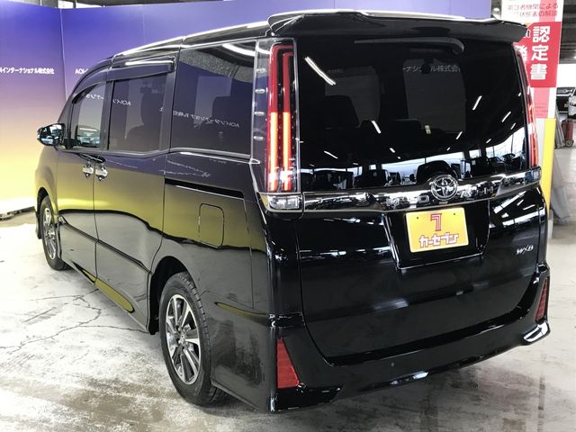TOYOTA NOAH 2019