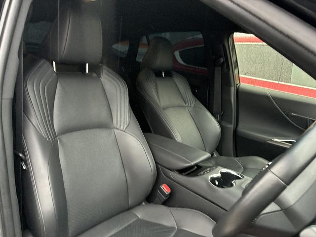 TOYOTA HARRIER 4WD 2021