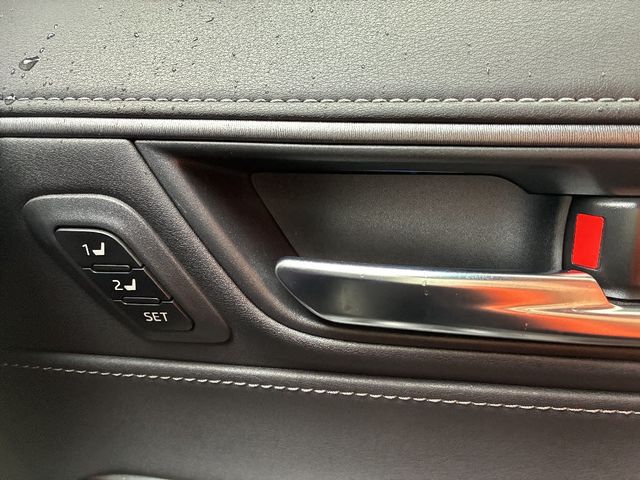 TOYOTA HARRIER 4WD 2021