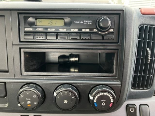 MITSUBISHI CANTER 2011