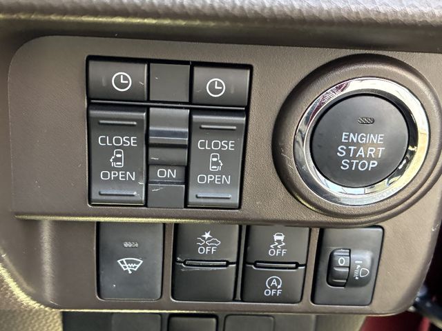 TOYOTA ROOMY 4WD 2025