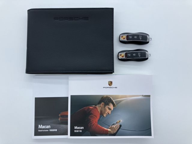 PORSCHE PORSCHE Macan 2022