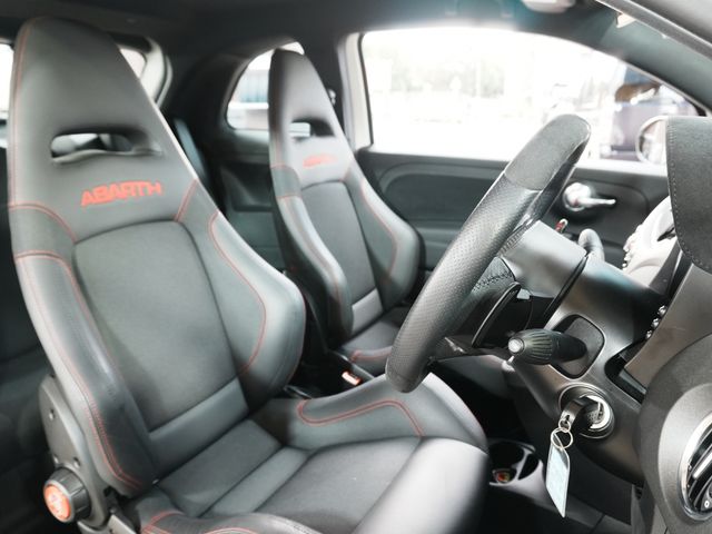 FIAT ABARTH 695 2022