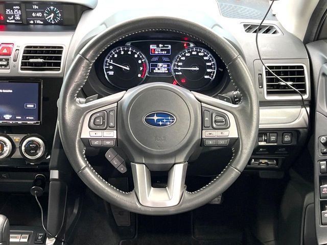SUBARU FORESTER 2017