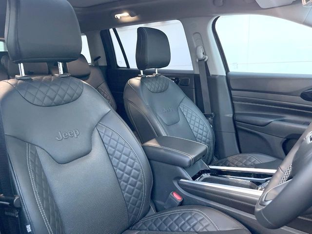 JEEP JEEP COMMANDER 2023