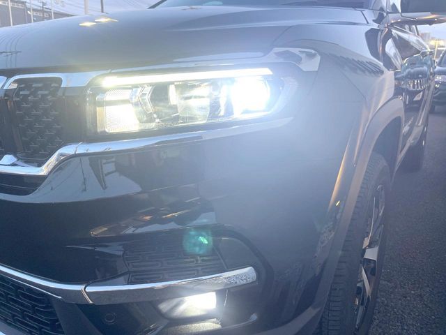 JEEP JEEP COMMANDER 2023