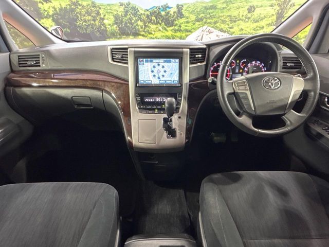 TOYOTA ALPHARD 2013