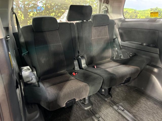 TOYOTA ALPHARD 2013