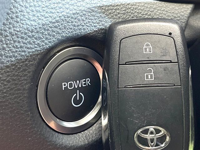 TOYOTA COROLLA SPORT HYBRID 2025