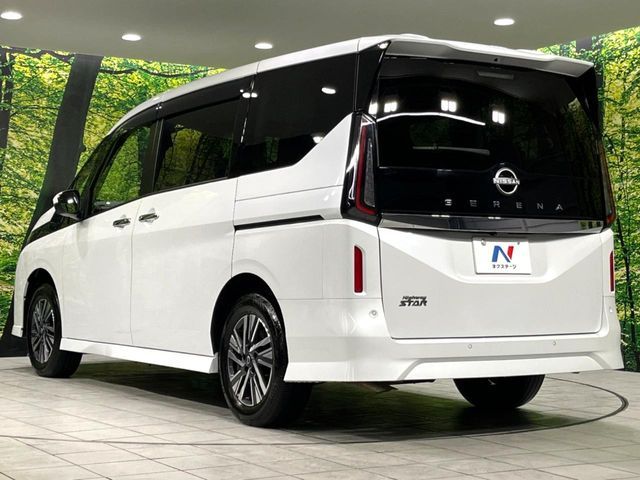 NISSAN SERENA  WG 4WD 2023