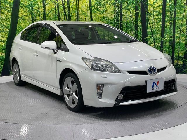TOYOTA PRIUS 2013