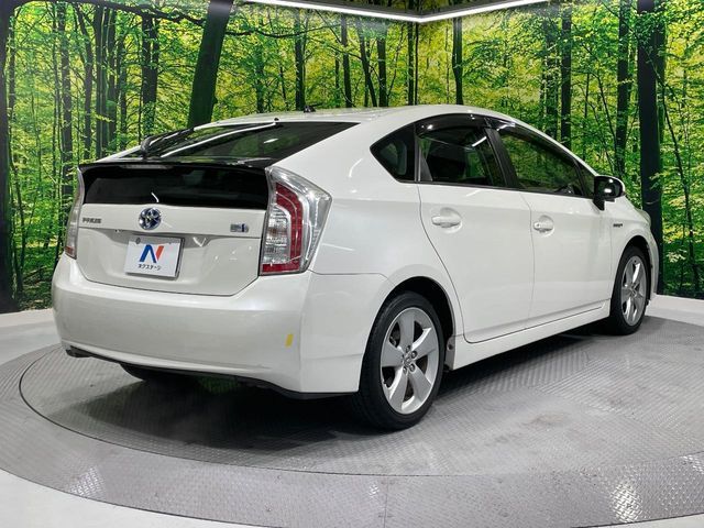TOYOTA PRIUS 2013