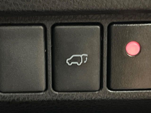 TOYOTA HARRIER 2WD 2017