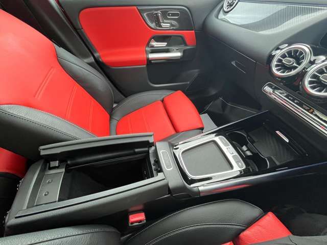 MERCEDES BENZ MERCEDES AMG GLA class 2024