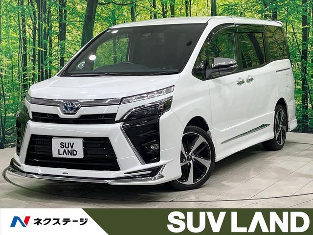 TOYOTA VOXY HYBRID 2020