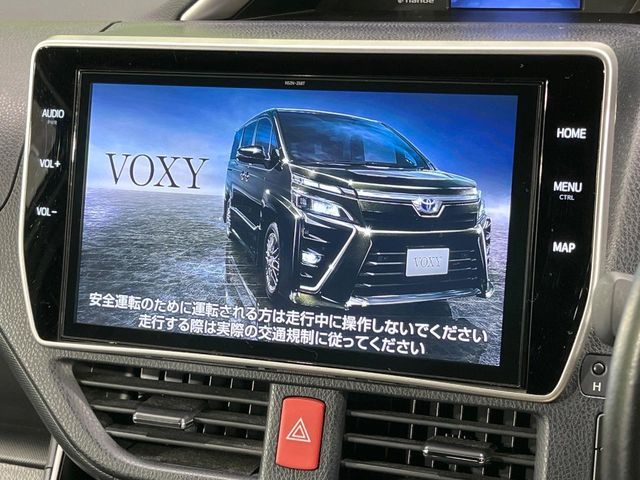 TOYOTA VOXY HYBRID 2020