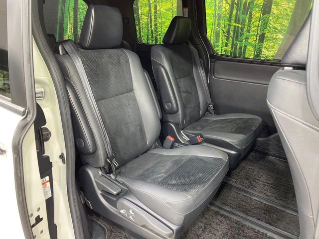 TOYOTA VOXY HYBRID 2020