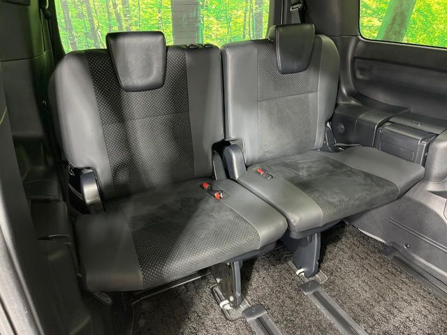 TOYOTA VOXY HYBRID 2020