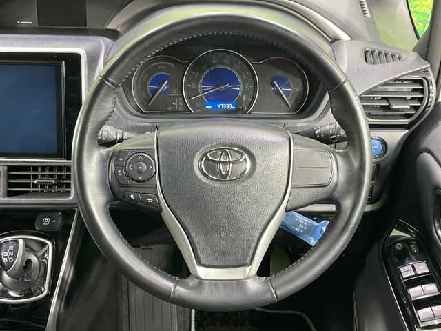 TOYOTA VOXY HYBRID 2020