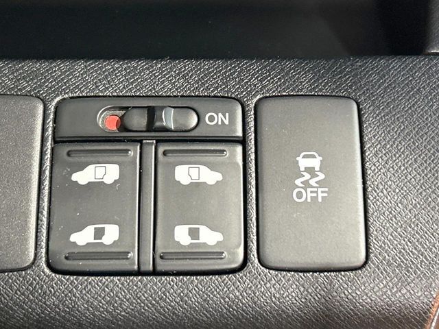 HONDA STEPWAGON SPADA 2010