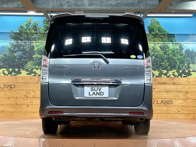 HONDA STEPWAGON SPADA 2010