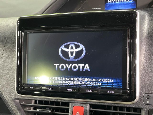 TOYOTA VOXY HYBRID 2018