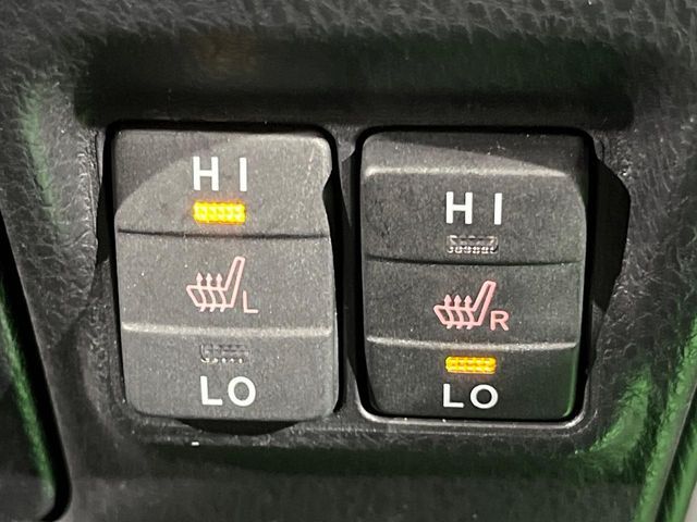 TOYOTA VOXY HYBRID 2018