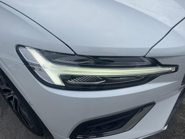 VOLVO VOLVO V60 2023